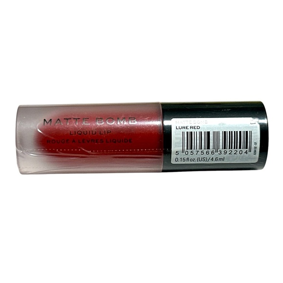 Revolution Liquid Lip, Matte Bomb - Lure Red - Picture 3 of 5